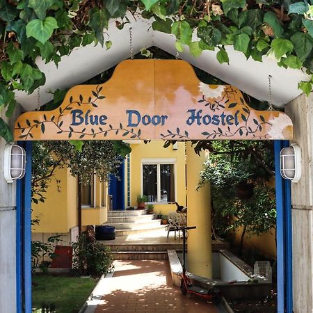 Blue Door Hostel Tiranë Ngoại thất bức ảnh