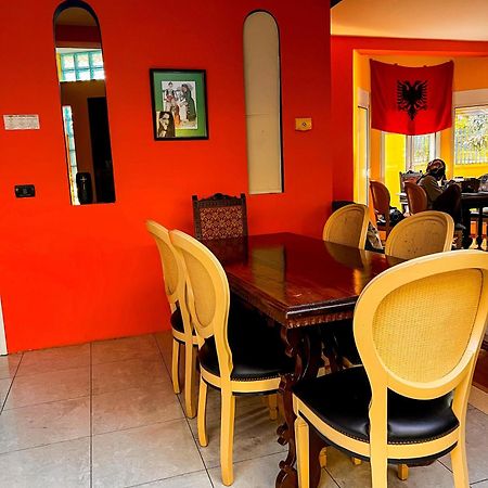 Blue Door Hostel Tiranë Ngoại thất bức ảnh
