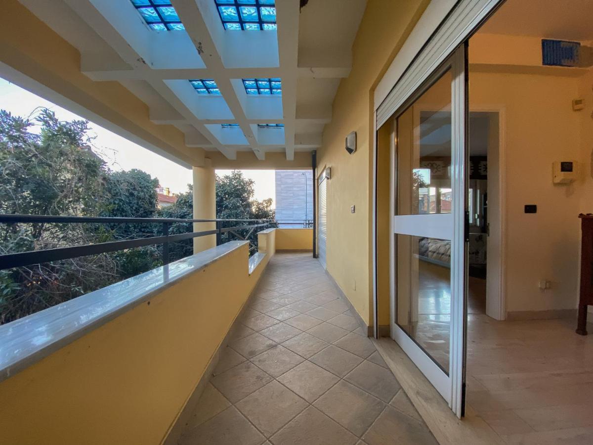 Blue Door Hostel Tiranë Ngoại thất bức ảnh