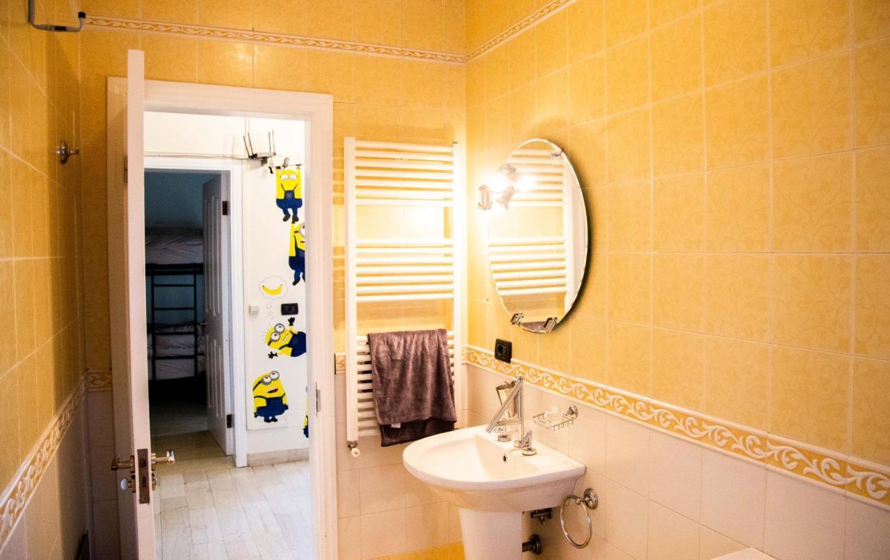 Blue Door Hostel Tiranë Ngoại thất bức ảnh