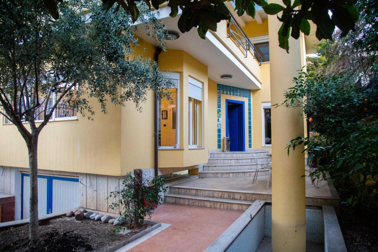 Blue Door Hostel Tiranë Ngoại thất bức ảnh