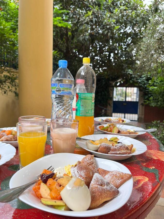 Blue Door Hostel Tiranë Ngoại thất bức ảnh