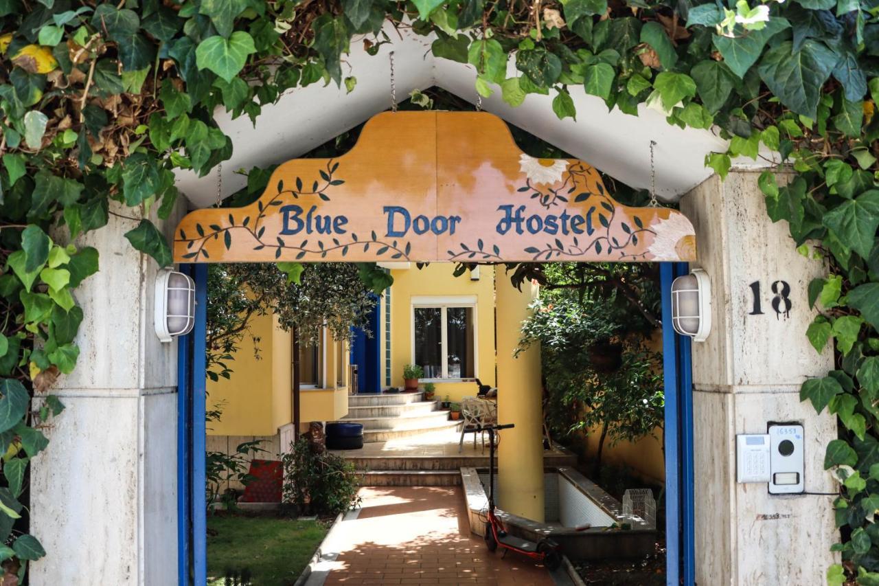 Blue Door Hostel Tiranë Ngoại thất bức ảnh