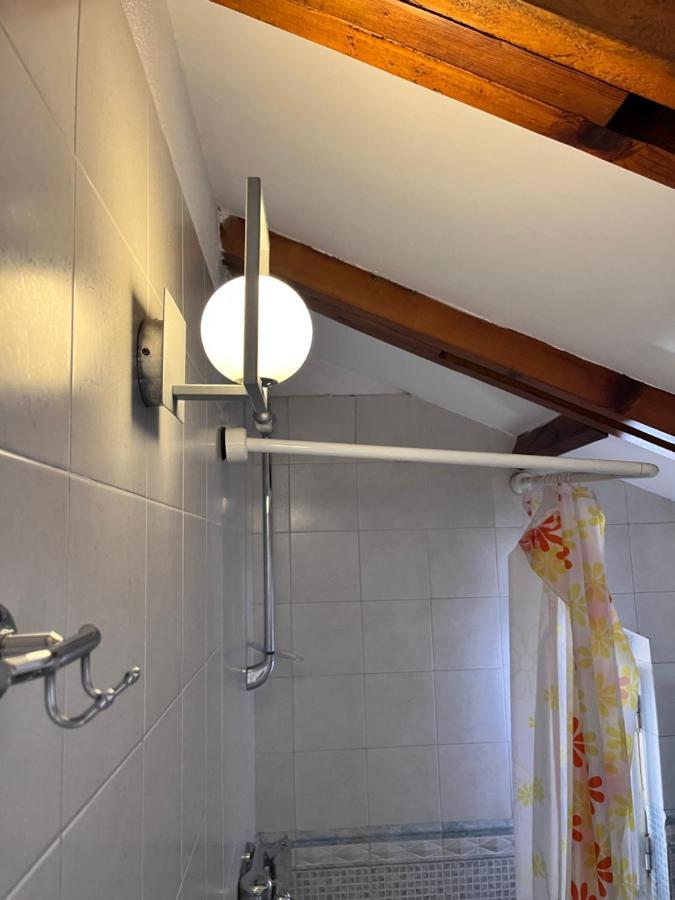 Blue Door Hostel Tiranë Ngoại thất bức ảnh