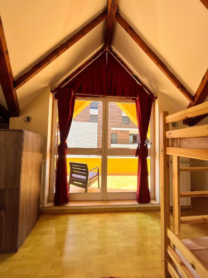 Blue Door Hostel Tiranë Ngoại thất bức ảnh