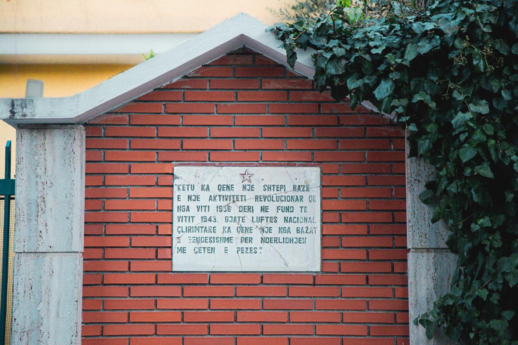 Blue Door Hostel Tiranë Ngoại thất bức ảnh