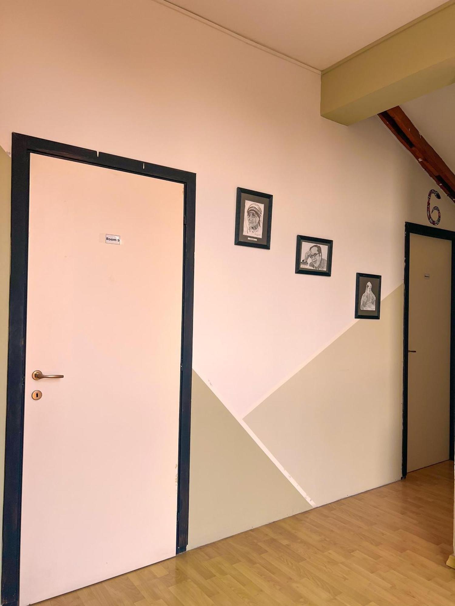 Blue Door Hostel Tiranë Ngoại thất bức ảnh