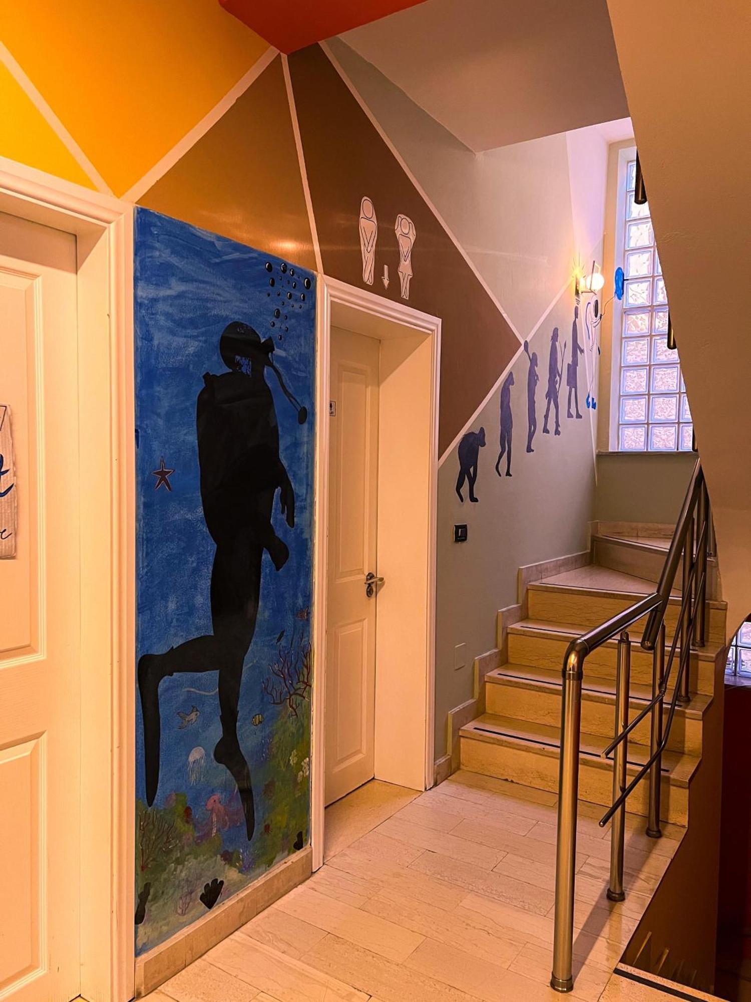 Blue Door Hostel Tiranë Ngoại thất bức ảnh